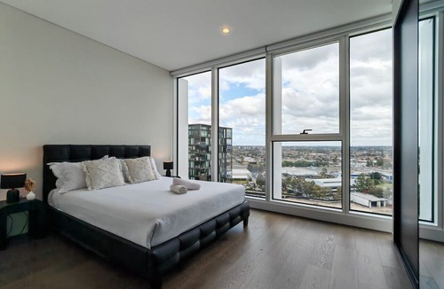 Lidcombe Apartment | Charming 2 bedroom APT overlooking Accor Stadium
