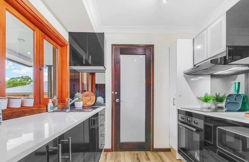 Cranebrook House | Cranebrook Leisurely Home
