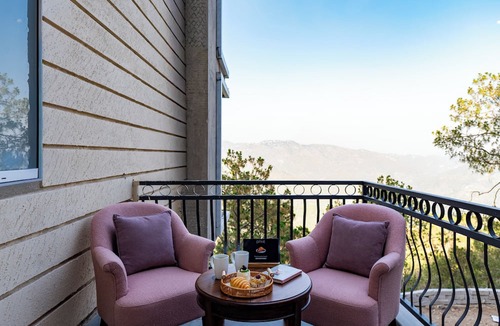 Kasauli Apartment | ELIVAAS Privé Royce Silver Oak APT