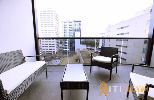 Phillip Apartment | 2bd 2bth - Chic Apt in Woden CBD