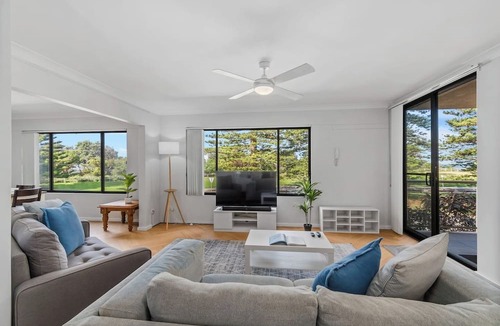 Thirroul Apartment | Esplanade Escape Beachfront Family Bliss