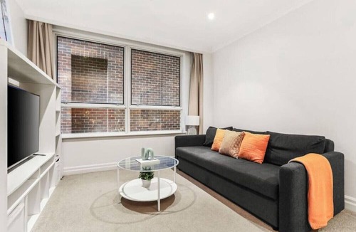 Sydney Central Business District Apartment | Spectacular 1 Bed Apartment in Sydney CBD with Gym