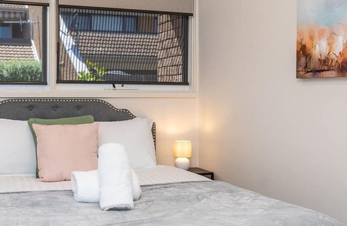 Garran Apartment | 3BR Home near Canberra Hospital & Parliament
