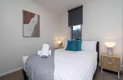 Braddon Apartment | 3BR Modern Apt | Prime Location 7 Mins to CBD!
