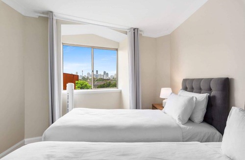 Camperdown Apartment | Stylish 2-Bed Camperdown Apartment with Balcony
