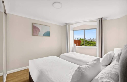 Camperdown Apartment | Stylish 2-Bed Camperdown Apartment with Balcony