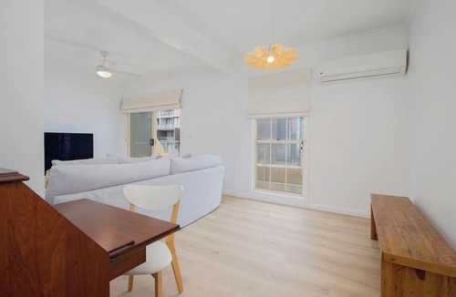 Newcastle Apartment | The Novocastrian Classic Charm by Newcastle Beach