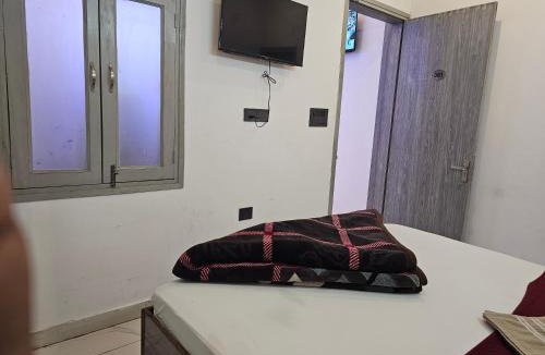 Nizamuddin East Hotel | Raj Heritage - Infront of Nizamuddin Railway Station Gate No-04