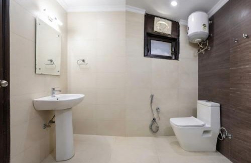 Sainik Farm Hotel | Hotel Saket Orchid- IGNOU Road