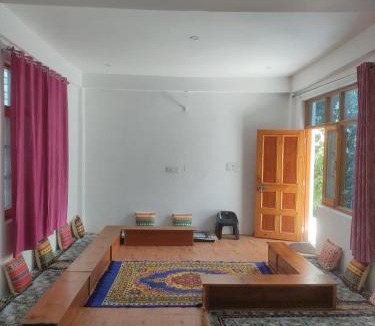 Nako House | Nako Heights Homestay