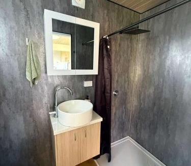 Canoelands House | The Kookaburra - Bushland Views & Cozy Loft