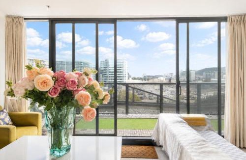 Canberra City Centre Apartment | 3 BRs topfloor view@Heart of Canberra free parking
