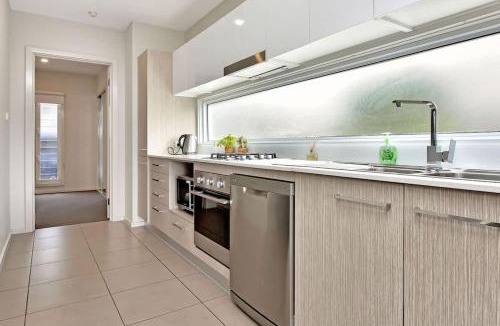Caves Beach Villa | Whale Tales at Caves Beach Villas