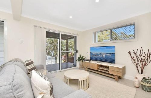 Wangi Wangi House | Upper Deck On Dobell