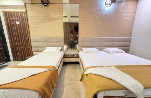 Amarnath Hotel | Hotel Falcon Ulhasnagar by Hotelist