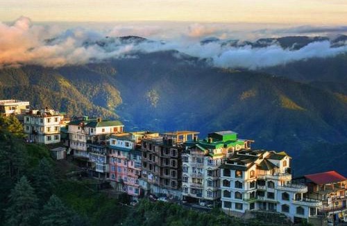 Sanjauli Apartment | Maya's Abode By Amulya - A Sun Facing Valley View Boutique Stay