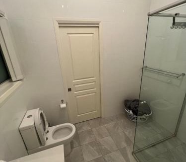 North Ryde Apartment | Centrally located studio in North Ryde nr bus stop