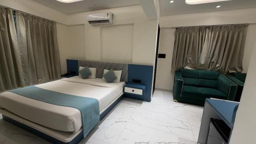 Baner Hotel | Palm Suites Baner- indian nationals only