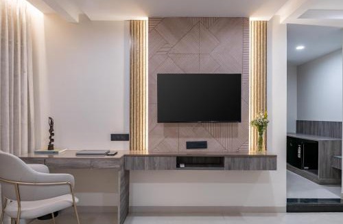 Nanded Hotel | Hotel Serenova, Pune- Pure Veg