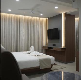 Nanded Hotel | Hotel Serenova, Pune- Pure Veg