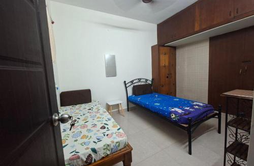 Chennai Apartment | Raji's Cosy Nest 2BHK Flat Near Airport Adambakkam Velachery