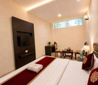 Zirakpur Hotel | JB Residency Hotel & Banquets ! Top Rated Family Hotel in Chandigarh Tricity