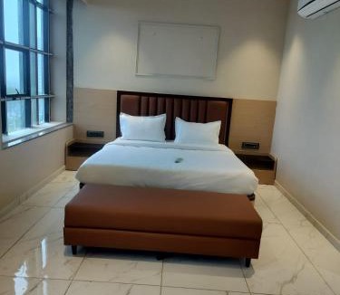Gandhinagar Hotel | Hotel Lee Fortune