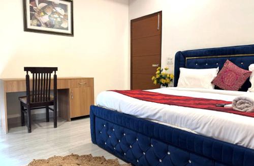 Saket Apartment | Fortune Home Service Apartment 2Bhk,Saket Near Max Hospital