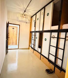 Madiwala Cabin | Lowfare Hotels Bengaluru