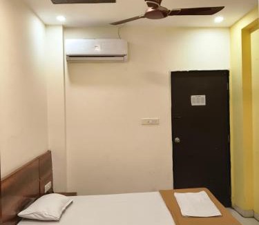 Bhandardara Hotel | Rutam villa