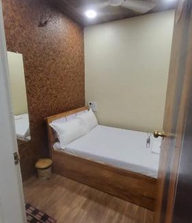 Surat Hotel | Hotel Opal Rooms