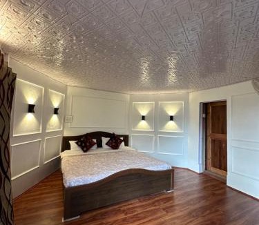 Nagin Bagh Hotel | The Nigeen Lodge