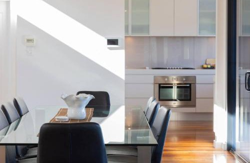 North Avoca House | Avoca Infinity - Expansive Haven with Ocean Panorama