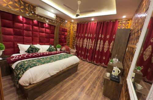 Nishat-Shalimar Hotel | The Jumeirah Srinagar A Boutique Hotel
