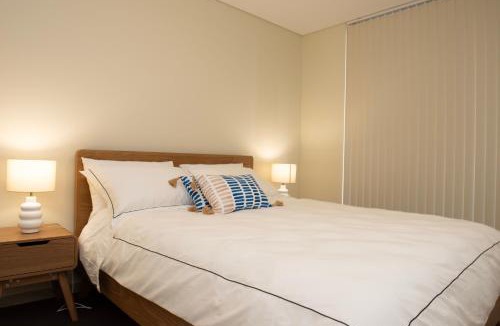 Wollongong CBD Apartment | Cozy Yet Modern Stay near Train Station and Hospital
