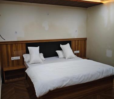 Padrauna Hotel | Hotel aditya palace