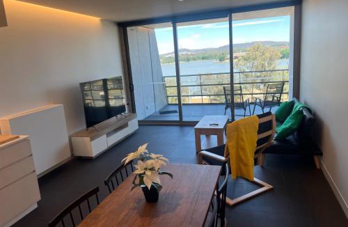City West Bed & Breakfast | Luxe 1 BR Retreat Lake Views at Nishi New Acton Canberra City