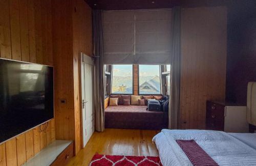 Mukteshwar Ski Chalet | Modern 2 bedroom Cabin