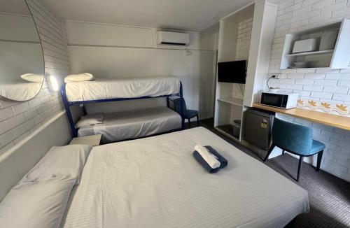 Mayfield West Hotel | Mayfield Motel