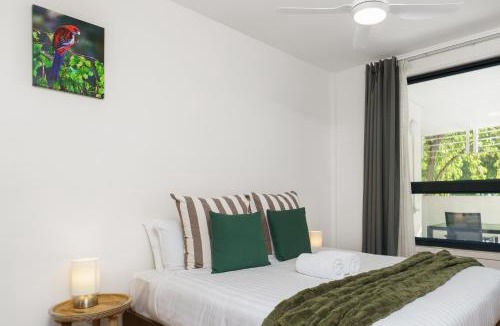 Kingston Apartment | Ground Floor Apartment with Park Views, Kingston - Hosted by Canstay