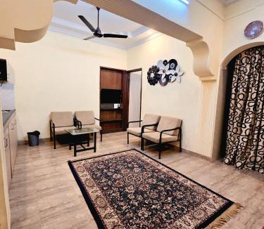 Gauravaddo Apartment | Shradha luxury room