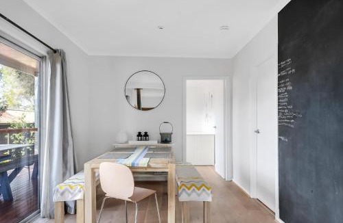 Broulee House | Cosy Getaway with Fireplace and Spacious Backyard