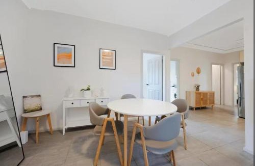 Woy Woy House | Woy Woy Perfect 3-Bedroom Charming, Beach, Sunny