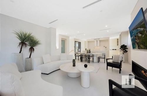 Morisset Park House | Sunset and Serenity Trinity
