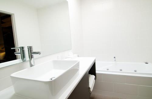 Goulburn Hotel | Posthouse Motor Lodge