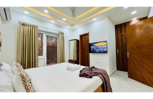 New Delhi Apartment | BluO Modern 2BHK - Central Delhi