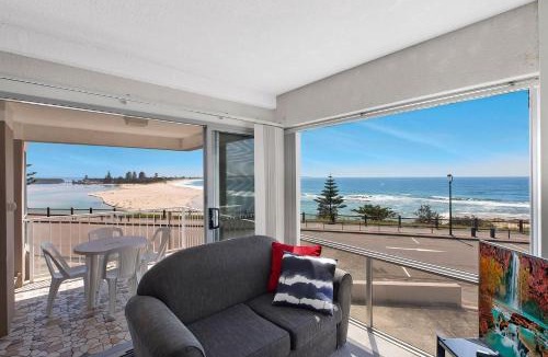 The Entrance Apartment | Oceanfront Escape at Dolphin Court