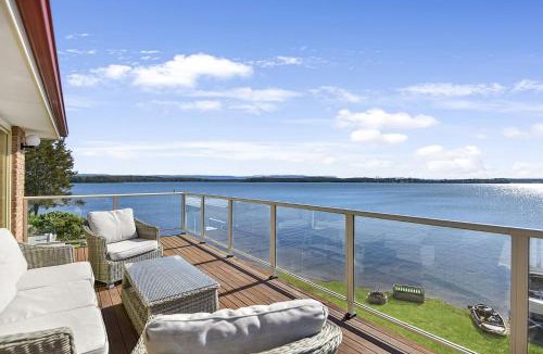 Mannering Park House | Bluewater at Mannering Park