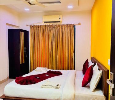 Malad West Bed & Breakfast | Hsquare Service Apartment Malad
