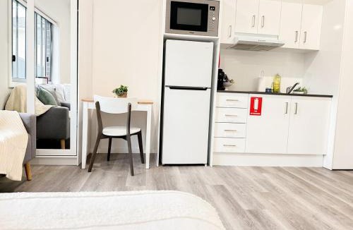 Woonona Apartment | North Wollongong - Beach Style - Modern - Free Parking - Free Coffee Snacks